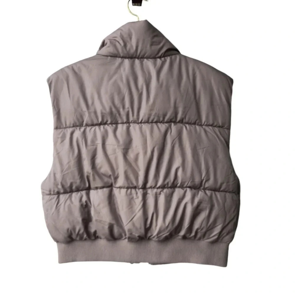 Aeropostale Cropped Quilted Gorpcore Puffer Zipper Vest, L, NWT - Picture 3 of 8